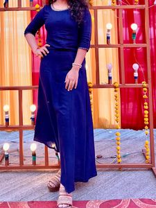 NAVY BLUE KURTI WITH GOLDEN DUPATTA