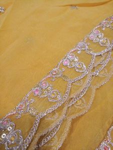 Yellow Embroidered🟡 &amp; White Lace🤍 Dupatta Set