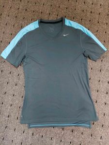 sports dryfit tshirt nike