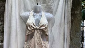 6211.Cream Halter Mini Dress