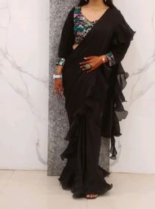 Black Party Wear Saree With Baloon Sleeves Blouse