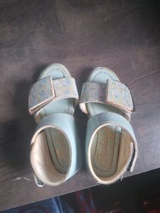 Baby Girl  Sendal