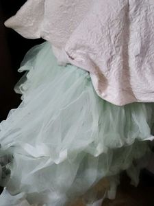 Girl&#39;s Off-Shoulder Tutu Dress