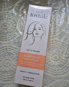Foxtale Super Glow Face Wash