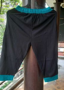BLACK AND SEAGREEN CAPRI