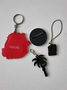 Chumbak Keychains &amp; Pin Set