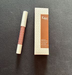 Kay Beauty Metallic Eyeshadow Stick Pencil