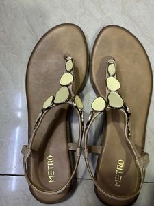 Metro Flats & Sandals