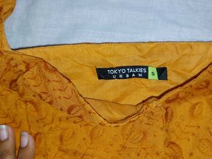 Tokyo Talkies Casual Puff Sleeves Embroidered Top