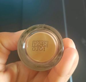 MAKEUP FOREVER ULTRA INVISIBLE HD FOUNDATION