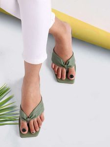 Trendy Slippers