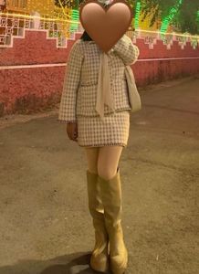 warm tweed set w/ Bow