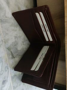 A Premium Quality Men's Leather Wallet