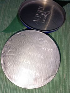 NIVEA Cream For Winter With Premium Case.