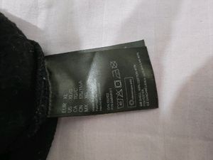 Original H&amp;M Black Solid Sweatshirt