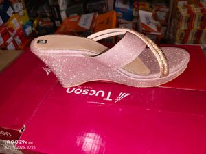 Elegant Women&#39;s Heels 👠