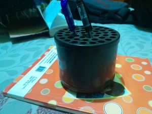 360 Degree Rotable Pen Stand