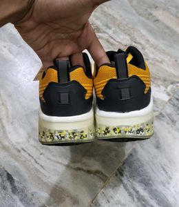 Bounce Yellow Running Shoes