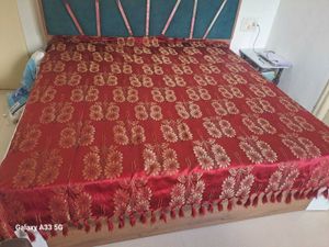 Elegant Red Bedsheet❤️( Winter Bedsheet )