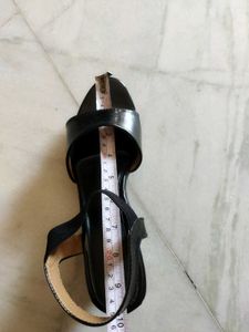 New Black Wedges🖤