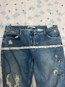 Zara Ripped Denim Jeans With Embroidery