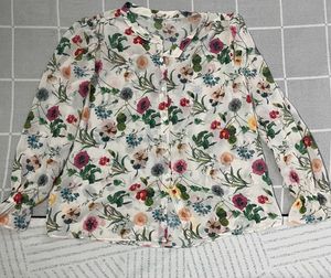 floral shirt