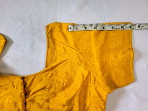 🎊Good Condition Lemon Yellow Colour Blouse