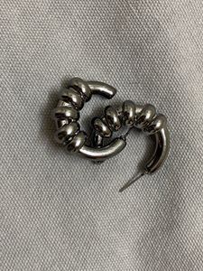 Croissant Design Hoops (silver)