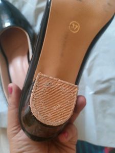 37 No Next To New Heels