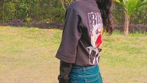 Graphic Print Tee