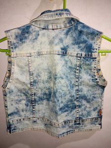 Denim Sleevesless Jacket 🧥