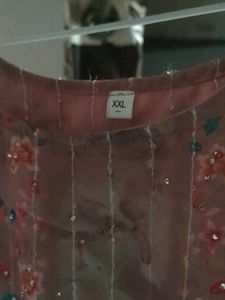Its A Pakistani Kurti Set With Bottom