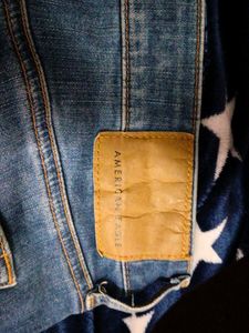 American Eagle Distressed Jeans