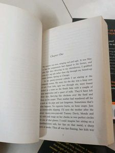Gillian Flynn Book Set