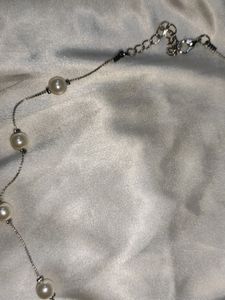 WHITE PEARL SILVER CHAIN NECKLACE