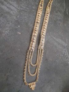 Elegant Gold Layered Necklace