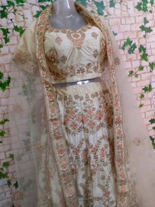 New Beautiful Lehnga Choli With Dupatta