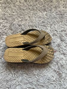 Used Flip Flops