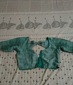 Beautiful Printed Saree With Blouse