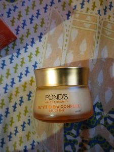 Pond&#39;s Bright Beauty Gel Creme