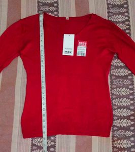 🆕❤️ BRAND NEW Red V-Neck Sweater❤️🆕
