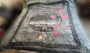 Floral Design Throw Blanket