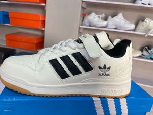 Adidas Forum Low Sneakers