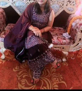 Elegant Embroidered Kurta Set at 800/-