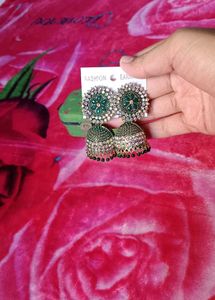 Traditional Green Earings 🆕