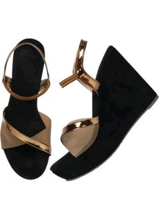 Sandal