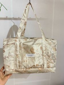 New The Knot Tote Bag