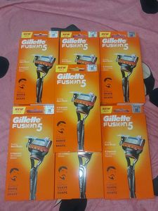 Sale - Gillette Fusion5 Razor COMBO