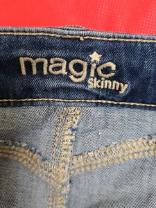 Magic Jeans - Stylish Denim