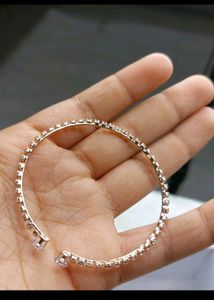 A Beautiful Set Of Freesize Bangle.
